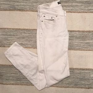 Levi’s 524 Too Superlow white jeans